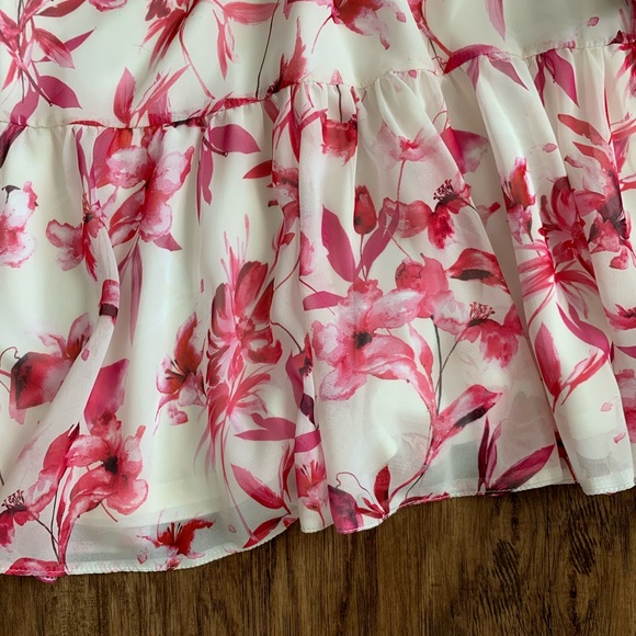 Silver Bloom pink and white dress - Picture 8 of 10